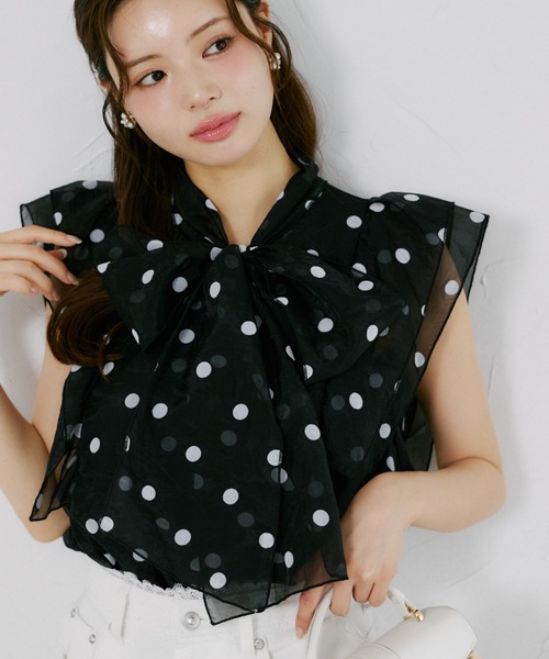 tocco closet(トッコ クローゼット)の「【ZOZO限定】ボウタイドットシアーノースリーブブラウス(シャツ/ブラウス・レディース・ブラック/オフホワイト・M)」の3枚目の写真