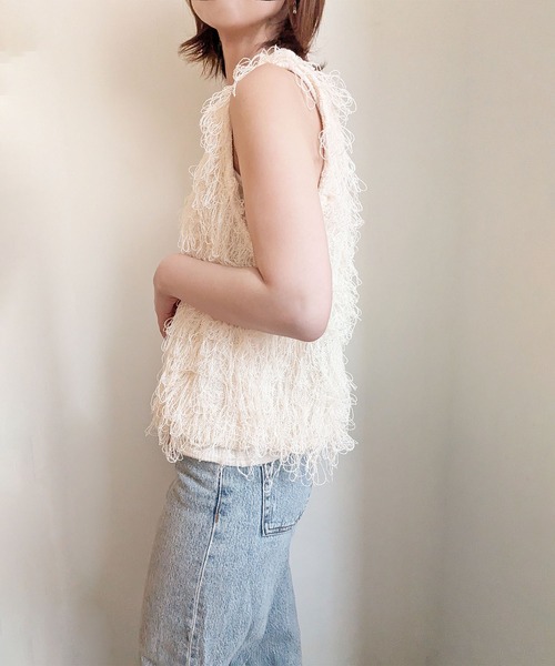 styiro（スタイロ）の「ループフリンジ ニットベスト レイヤードトップス 秋服 冬 大人カジュアル（ベスト・レディース・アイボリー/ブラック・M）」の14枚目の写真