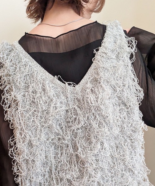 styiro（スタイロ）の「ループフリンジ ニットベスト レイヤードトップス 秋服 冬 大人カジュアル（ベスト・レディース・アイボリー/ブラック・M）」の20枚目の写真
