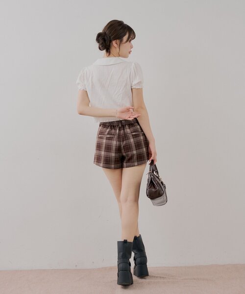 Chico(チコ)の「【2サイズ展開】ローウエストコンパクトショートパンツ(その他パンツ・レディース・ブラウン系その他2/ブラック/ブラウン・SMALL/MEDIUM)」の18枚目の写真