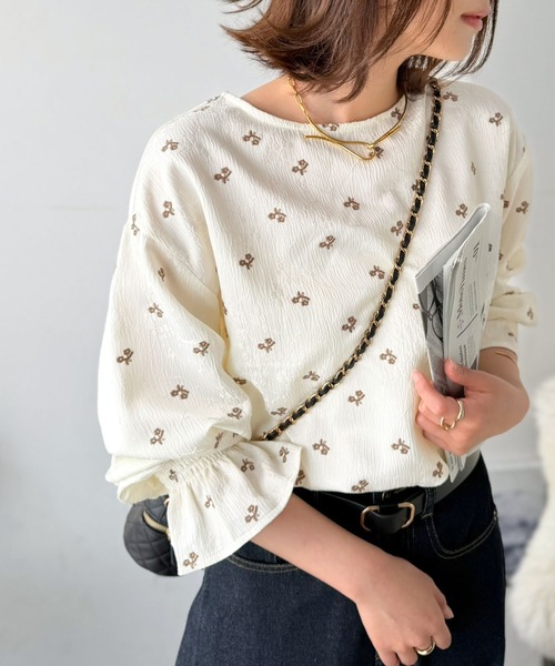 Classical Evon（クラシカルエヴォン）の「【Classical Evon】品よく、大人の装いに華やぎを。ジャガード小花柄キャンディスリーブブラウス（長袖）（シャツ/ブラウス・レディース・ブラック/アイボリー・MEDIUM/LARGE/X-LARGE/SMALL）」の9枚目の写真