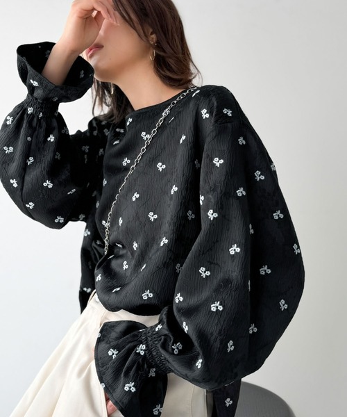 Classical Evon（クラシカルエヴォン）の「【Classical Evon】品よく、大人の装いに華やぎを。ジャガード小花柄キャンディスリーブブラウス（長袖）（シャツ/ブラウス・レディース・ブラック/アイボリー・MEDIUM/LARGE/X-LARGE/SMALL）」の22枚目の写真