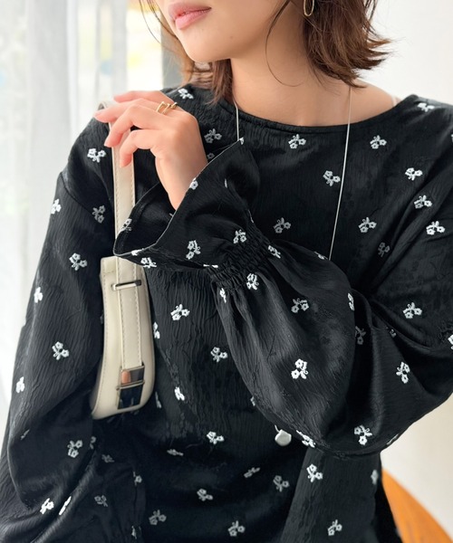 Classical Evon（クラシカルエヴォン）の「【Classical Evon】品よく、大人の装いに華やぎを。ジャガード小花柄キャンディスリーブブラウス（長袖）（シャツ/ブラウス・レディース・ブラック/アイボリー・MEDIUM/LARGE/X-LARGE/SMALL）」の18枚目の写真