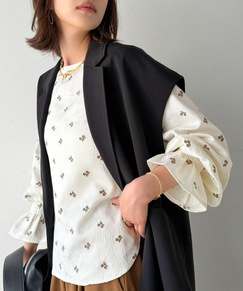 Classical Evon（クラシカルエヴォン）の「【Classical Evon】品よく、大人の装いに華やぎを。ジャガード小花柄キャンディスリーブブラウス（長袖）（シャツ/ブラウス・レディース・ブラック/アイボリー・MEDIUM/LARGE/X-LARGE/SMALL）」の14枚目の写真
