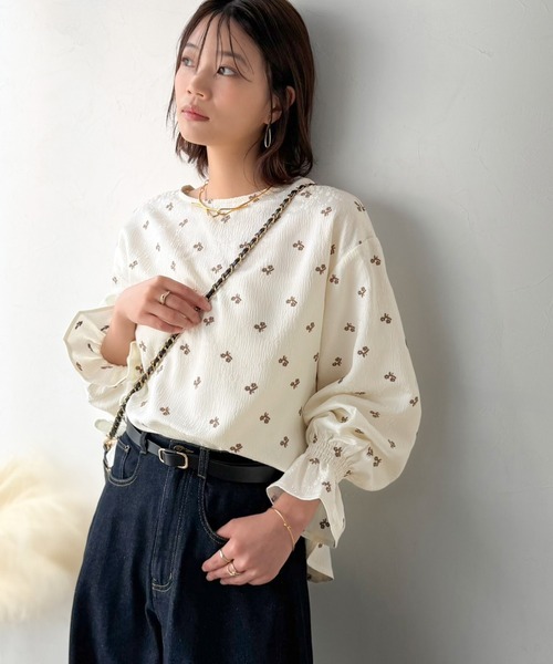 Classical Evon（クラシカルエヴォン）の「【Classical Evon】品よく、大人の装いに華やぎを。ジャガード小花柄キャンディスリーブブラウス（長袖）（シャツ/ブラウス・レディース・ブラック/アイボリー・MEDIUM/LARGE/X-LARGE/SMALL）」の8枚目の写真