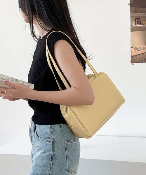 Alum'(アルム)の「ロングハンドルスクエアボストンバッグ(ボストンバッグ・レディース・イエロー/ホワイト/ブラック/サックスブルー・FREE)」の14枚目の写真