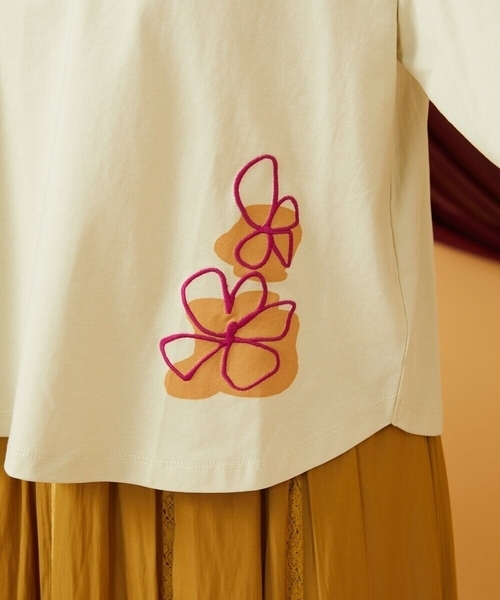 Jocomomola（ホコモモラ）の「【接触冷感】Amigo フラワー刺繍プリントカットソー（Tシャツ/カットソー・レディース・ネイビー/クリーム・40）」の11枚目の写真