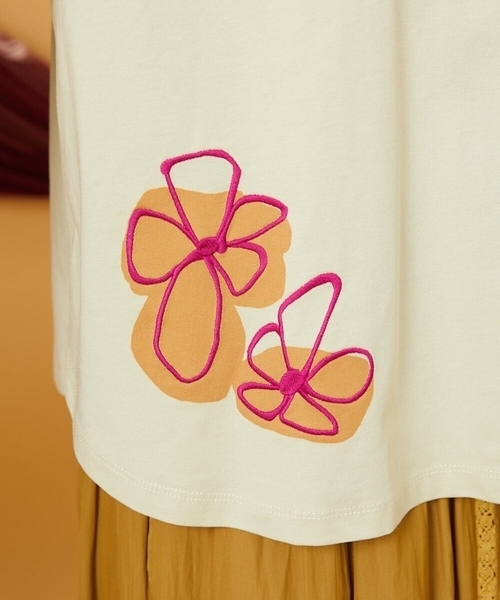 Jocomomola（ホコモモラ）の「【接触冷感】Amigo フラワー刺繍プリントカットソー（Tシャツ/カットソー・レディース・ネイビー/クリーム・40）」の12枚目の写真