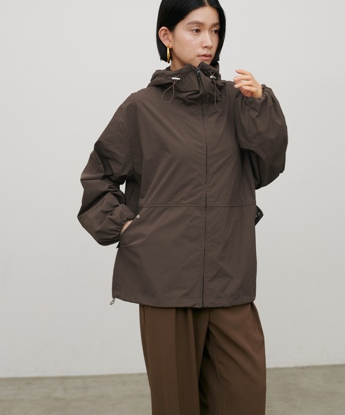 LARUTA(ラルータ)の「【LARUTA】【UV・接触冷感】フーディーラッシュガード(ラッシュガード・レディース・アイボリー/ダークブラウン/チャコールグレー・FREE)」の14枚目の写真