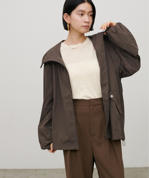 LARUTA(ラルータ)の「【LARUTA】【UV・接触冷感】フーディーラッシュガード(ラッシュガード・レディース・アイボリー/ダークブラウン/チャコールグレー・FREE)」の11枚目の写真