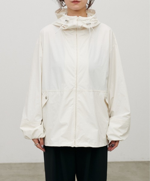LARUTA(ラルータ)の「【LARUTA】【UV・接触冷感】フーディーラッシュガード(ラッシュガード・レディース・アイボリー/ダークブラウン/チャコールグレー・FREE)」の16枚目の写真