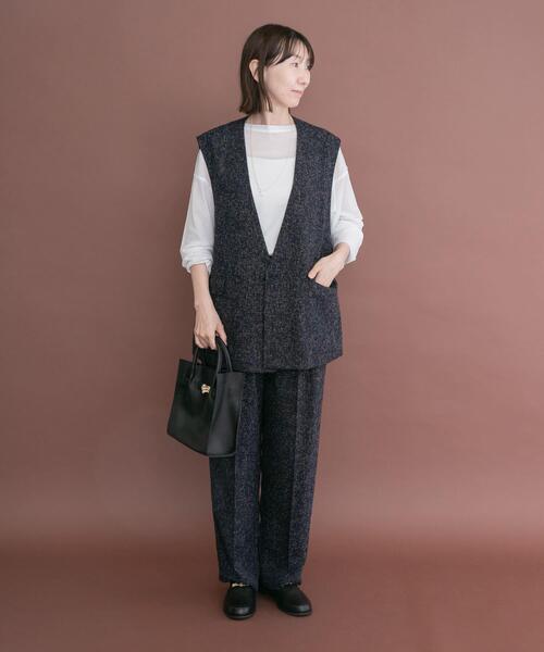 ITEMS URBANRESEARCH(アイテムズ アーバンリサーチ)の「メランジジレパンツセット(ダウンベスト・レディース・ベージュ/ネイビー・FREE)」の1枚目の写真