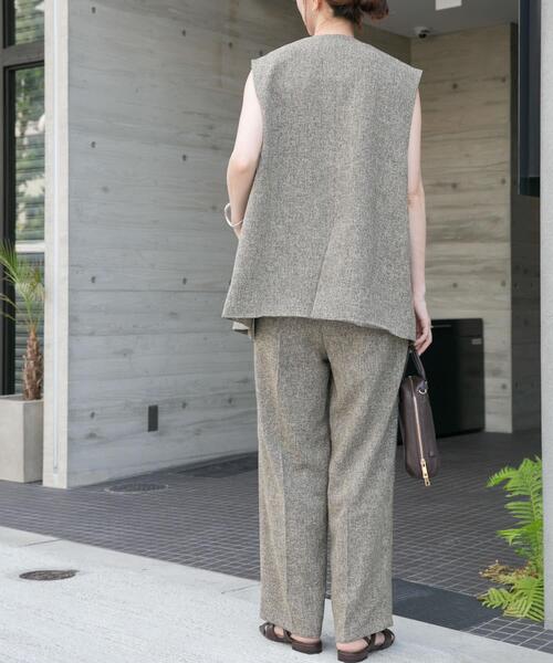 ITEMS URBANRESEARCH(アイテムズ アーバンリサーチ)の「メランジジレパンツセット(ダウンベスト・レディース・ベージュ/ネイビー・FREE)」の11枚目の写真
