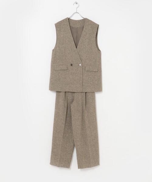 ITEMS URBANRESEARCH(アイテムズ アーバンリサーチ)の「メランジジレパンツセット(ダウンベスト・レディース・ベージュ/ネイビー・FREE)」の13枚目の写真