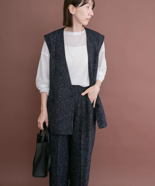 ITEMS URBANRESEARCH(アイテムズ アーバンリサーチ)の「メランジジレパンツセット(ダウンベスト・レディース・ベージュ/ネイビー・FREE)」の20枚目の写真