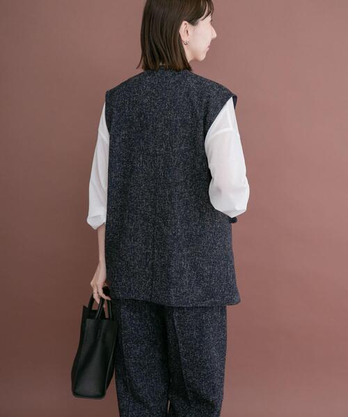 ITEMS URBANRESEARCH(アイテムズ アーバンリサーチ)の「メランジジレパンツセット(ダウンベスト・レディース・ベージュ/ネイビー・FREE)」の22枚目の写真