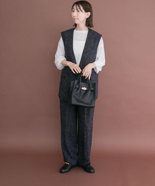 ITEMS URBANRESEARCH(アイテムズ アーバンリサーチ)の「メランジジレパンツセット(ダウンベスト・レディース・ベージュ/ネイビー・FREE)」の4枚目の写真