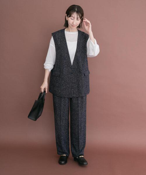 ITEMS URBANRESEARCH(アイテムズ アーバンリサーチ)の「メランジジレパンツセット(ダウンベスト・レディース・ベージュ/ネイビー・FREE)」の5枚目の写真