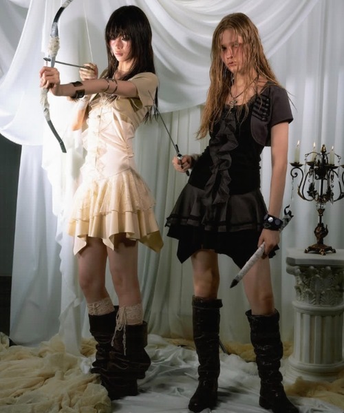Cest Nous(セヌー)の「【Cest Nous】Napoleon dress / 【セヌー】ナポレオンレースフリルワンピース(ワンピース・レディース・ベージュ/ブラック・S/M)」の3枚目の写真