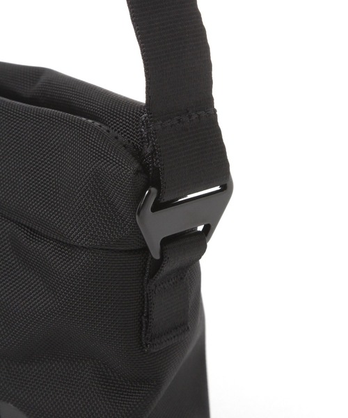 THE NORTH FACE(ザノースフェイス)の「【THE NORTH FACE(ザ・ノース・フェイス)】ピレネー ショルダーバッグ S(ショルダーバッグ・レディース・ブラック/ライトグレー・FREE)」の7枚目の写真