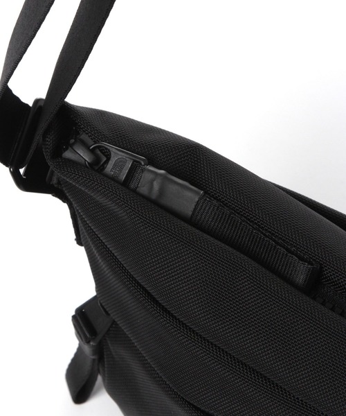 THE NORTH FACE(ザノースフェイス)の「【THE NORTH FACE(ザ・ノース・フェイス)】ピレネー ショルダーバッグ S(ショルダーバッグ・レディース・ブラック/ライトグレー・FREE)」の8枚目の写真