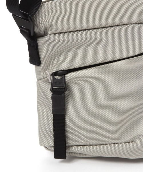 THE NORTH FACE(ザノースフェイス)の「【THE NORTH FACE(ザ・ノース・フェイス)】ピレネー ショルダーバッグ S(ショルダーバッグ・レディース・ブラック/ライトグレー・FREE)」の15枚目の写真