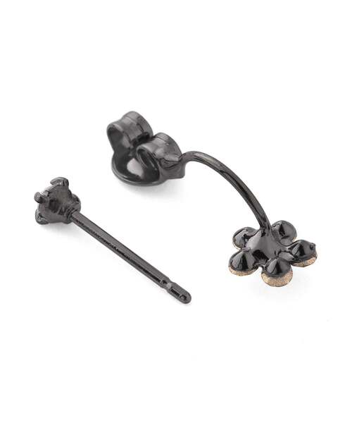 ANEMONE（アネモネ）の「ビジュー×フラワーバックキャッチピアス（ピアス（両耳用）・レディース・シルバー/ピンク/ホワイト/ブラック・FREE）」の6枚目の写真