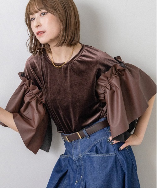 each(イーチ)の「フェイクレザーフレアスリーブベロアTシャツ(Tシャツ/カットソー・レディース・アイボリー/ブラウン/グレー・FREE)」の1枚目の写真
