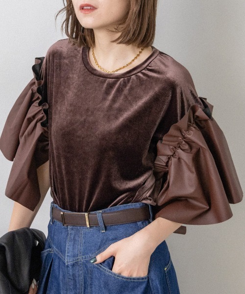 each(イーチ)の「フェイクレザーフレアスリーブベロアTシャツ(Tシャツ/カットソー・レディース・アイボリー/ブラウン/グレー・FREE)」の8枚目の写真