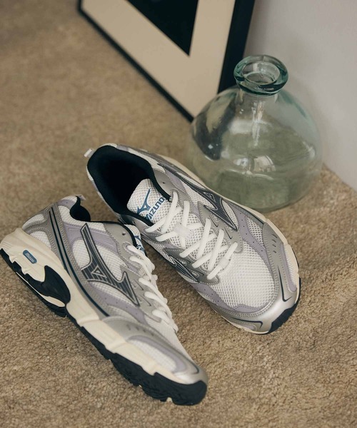 MIZUNO(ミズノ )の「MIZUNO/ミズノ MXR エムエックスアール D1GA245129(スニーカー・メンズ・ラベンダー・25.5cm/24.0cm/23.0cm/24.5cm/23.5cm/27.0cm/26.0cm/25.0cm/28.5cm/27.5cm/26.5cm)」の2枚目の写真
