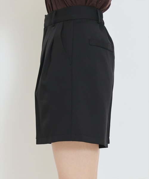 WILLSELECTION(ウィルセレクション)の「センタータックショートパンツ(その他パンツ・レディース・グレー系その他/ブラック系その他/ブラック・FREE)」の6枚目の写真