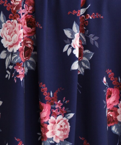 LAURA ASHLEY（ローラアシュレイ）の「【ジャージ素材／洗える／同柄アイテムあり】チスウィック柄プルオーバー（Tシャツ/カットソー・レディース・ネイビー系・38/40）」の8枚目の写真