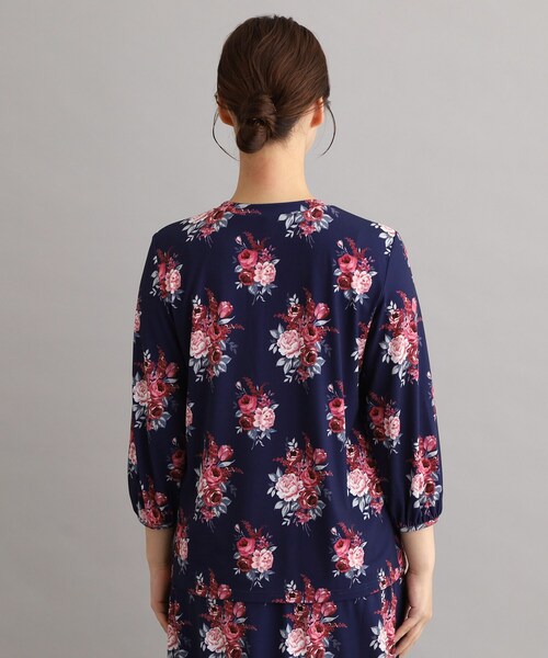 LAURA ASHLEY（ローラアシュレイ）の「【ジャージ素材／洗える／同柄アイテムあり】チスウィック柄プルオーバー（Tシャツ/カットソー・レディース・ネイビー系・38/40）」の5枚目の写真