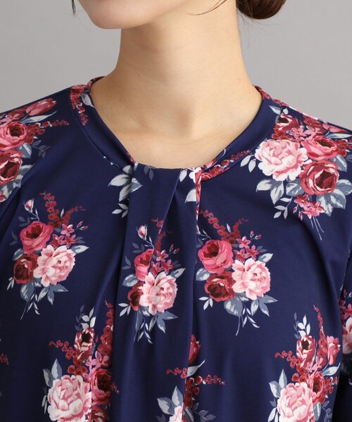 LAURA ASHLEY（ローラアシュレイ）の「【ジャージ素材／洗える／同柄アイテムあり】チスウィック柄プルオーバー（Tシャツ/カットソー・レディース・ネイビー系・38/40）」の4枚目の写真