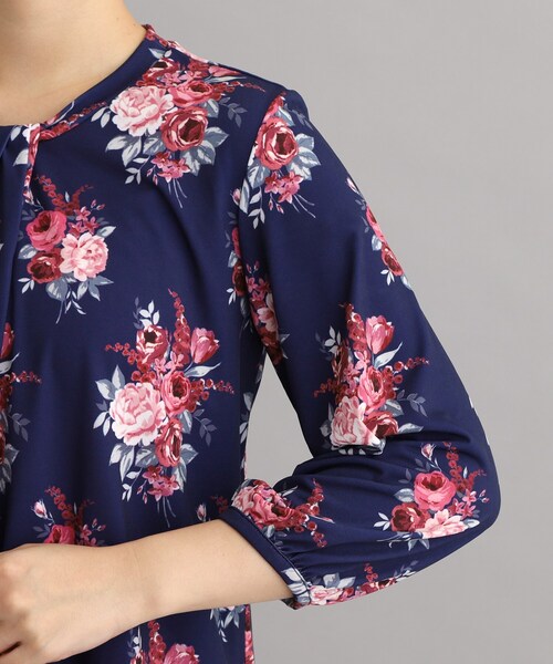 LAURA ASHLEY（ローラアシュレイ）の「【ジャージ素材／洗える／同柄アイテムあり】チスウィック柄プルオーバー（Tシャツ/カットソー・レディース・ネイビー系・38/40）」の3枚目の写真