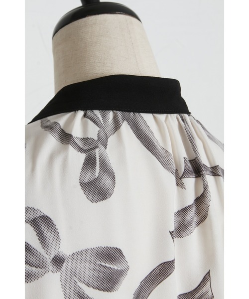 tocco closet(トッコ クローゼット)の「【ZOZO限定】リボンプリント配色フリルボウタイ長袖ブラウス(シャツ/ブラウス・レディース・ブラック/オフホワイト・M)」の18枚目の写真
