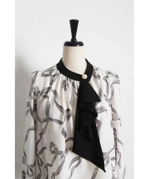 tocco closet(トッコ クローゼット)の「【ZOZO限定】リボンプリント配色フリルボウタイ長袖ブラウス(シャツ/ブラウス・レディース・ブラック/オフホワイト・M)」の19枚目の写真