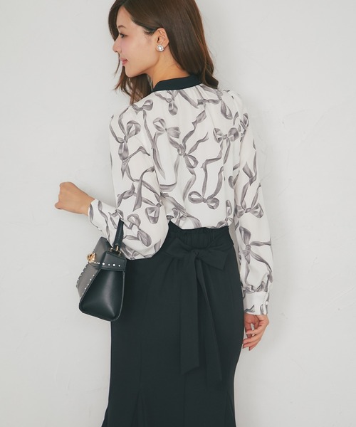tocco closet(トッコ クローゼット)の「【ZOZO限定】リボンプリント配色フリルボウタイ長袖ブラウス(シャツ/ブラウス・レディース・ブラック/オフホワイト・M)」の5枚目の写真