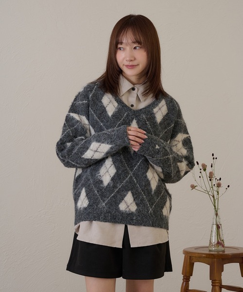 raffime(ラフィミー)の「【Raffime】アーガイルVネックニット(ニット/セーター・レディース・グレー/ベージュ・フリー)」の3枚目の写真