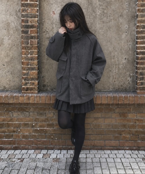Aelina(エリナ)の「オープンカラーシングルブレストラグランスリーブオーバーサイズポケットメルトンコート(その他アウター・レディース・ブラック/チャコールグレー・FREE)」の6枚目の写真