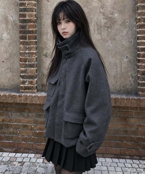 Aelina(エリナ)の「オープンカラーシングルブレストラグランスリーブオーバーサイズポケットメルトンコート(その他アウター・レディース・ブラック/チャコールグレー・FREE)」の7枚目の写真
