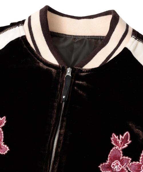 CONVERSE TOKYO（コンバーストウキョウ）の「VELOUR EMBROIDERY SOUVENIR JACKET（ブルゾン・レディース・ブラック/ブラウン/ブルー・FREE）」の9枚目の写真
