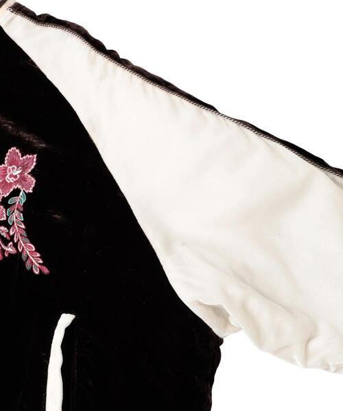 CONVERSE TOKYO（コンバーストウキョウ）の「VELOUR EMBROIDERY SOUVENIR JACKET（ブルゾン・レディース・ブラック/ブラウン/ブルー・FREE）」の11枚目の写真