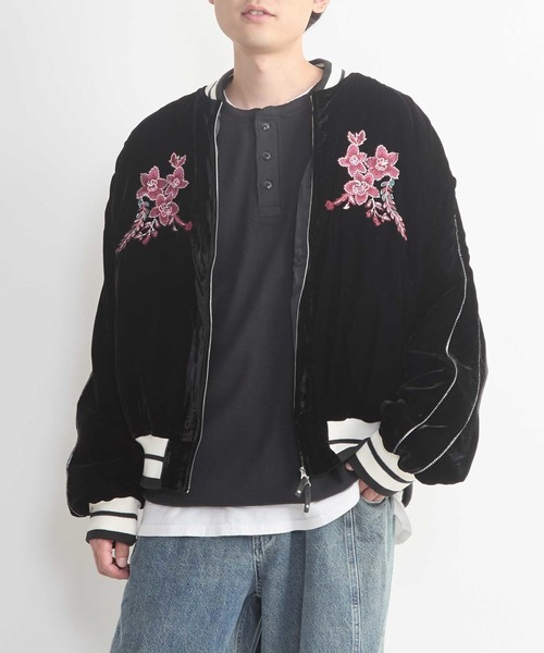 CONVERSE TOKYO（コンバーストウキョウ）の「VELOUR EMBROIDERY SOUVENIR JACKET（ブルゾン・レディース・ブラック/ブラウン/ブルー・FREE）」の19枚目の写真