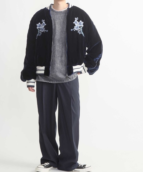 CONVERSE TOKYO（コンバーストウキョウ）の「VELOUR EMBROIDERY SOUVENIR JACKET（ブルゾン・レディース・ブラック/ブラウン/ブルー・FREE）」の6枚目の写真