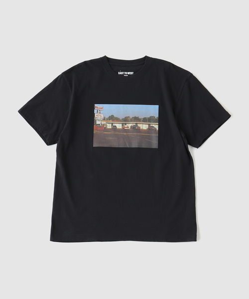 JOURNAL STANDARD(ジャーナルスタンダード)の「EAST TO WEST MOTEL Tee(Tシャツ/カットソー・メンズ・ブラック/ホワイト・MEDIUM/LARGE/X-LARGE)」の1枚目の写真