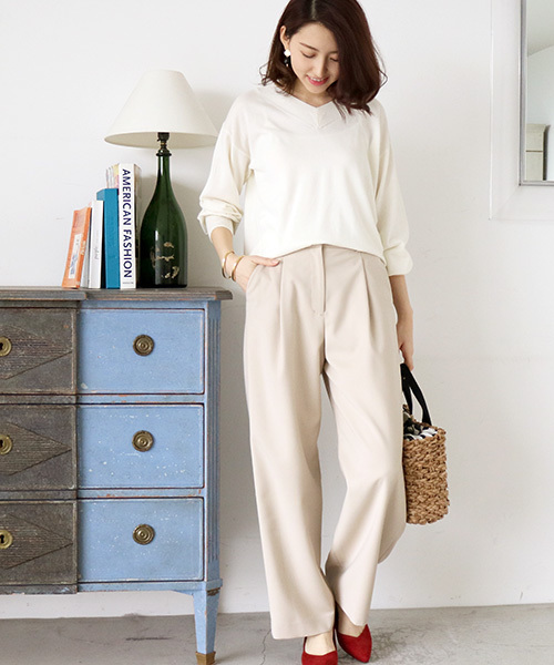 N.（N. Natural Beauty Basic）（エヌエヌナチュラルビューティーベーシック）の「コットンモダールⅢVネックニット（ニット/セーター・レディース・イエロー/パープル/ネイビー/ホワイト/グリーン・MEDIUM）」の6枚目の写真