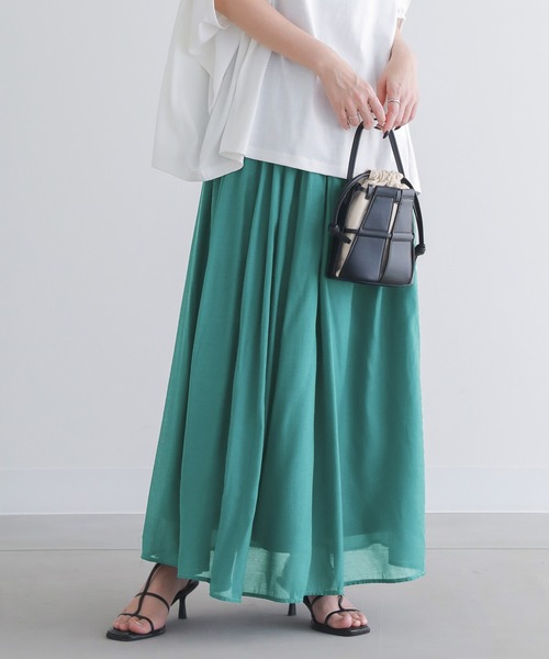 osharewalker(オシャレウォーカー)の「『ふわさらロングスカート』(スカート・レディース・オフホワイト/ネイビー/イエロー/グレー/ブラック/カーキ/サックスブルー/ピンクベージュ/レッド/キナリ/グリーン/ブルー/ピンク系その他/ラベンダー/オレンジ・LONG/REGULAR)」の6枚目の写真