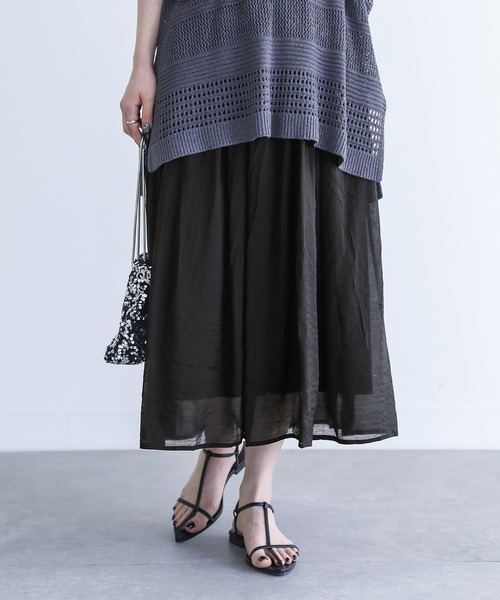 osharewalker(オシャレウォーカー)の「『ふわさらロングスカート』(スカート・レディース・オフホワイト/ネイビー/イエロー/グレー/ブラック/カーキ/サックスブルー/ピンクベージュ/レッド/キナリ/グリーン/ブルー/ピンク系その他/ラベンダー/オレンジ・LONG/REGULAR)」の3枚目の写真