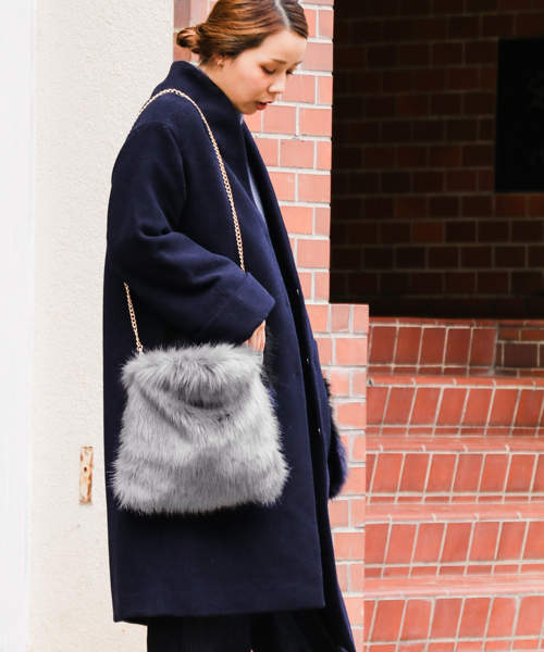 UR SELECT（ユーアールセレクト）の「ファーBAG（ショルダーバッグ・レディース・ダークブラウン/ベージュ/ブラウン/グレー/イエロー・-）」の6枚目の写真